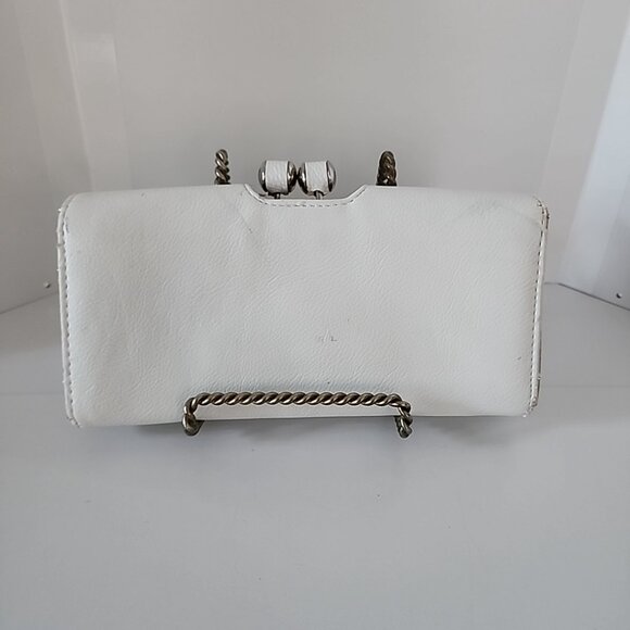 White "Coral Gables" Frame Expandable Clutch Wallet Credit Card Holder APT 9 - Picture 1 of 13